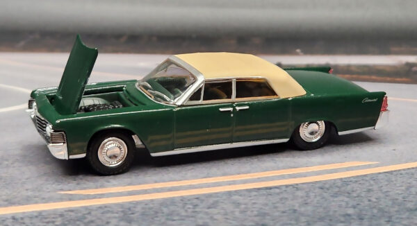 '65 Lincoln Continental Convertible with Woman in a Dress (The Hobby Shop Series 11 - 2021)