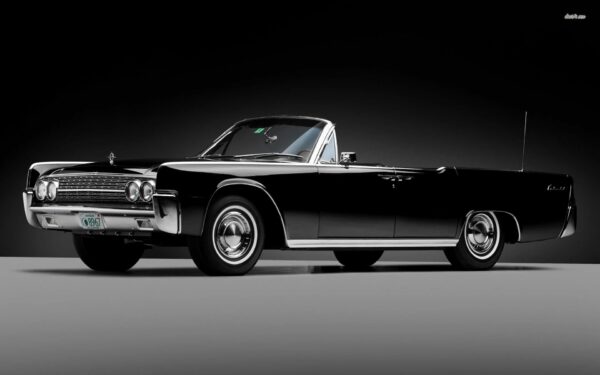 '65 Lincoln Continental Convertible with Woman in a Dress (The Hobby Shop Series 11 - 2021)