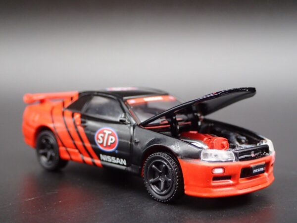 '99 Nissan Skyline (R34) with Race Car Driver (The Hobby Shop Series 13 - 2022)