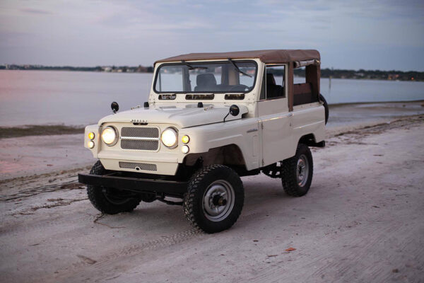 '67 Nissan Patrol with Vintage Gas Pump (The Hobby Shop Series 10 - 2020)