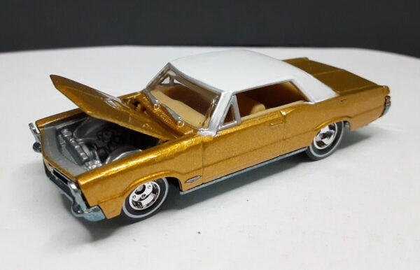 '65 Pontiac GTO (Ultra Hots - 2006)