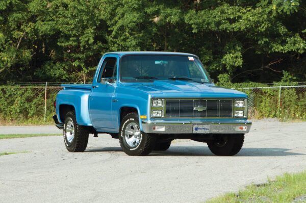 '82 Chevrolet C-10 Silverado (The Great Outdoors Series 2 - 2022)