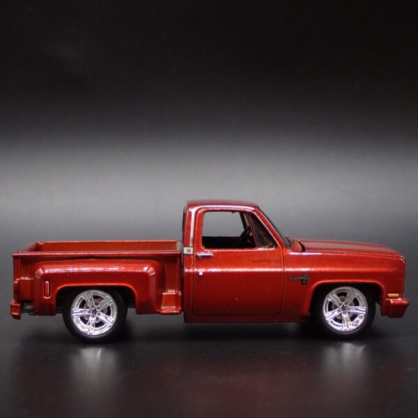 '83 Chevy Silverado Stepside (Premium: 2023 Release 1 Set B)