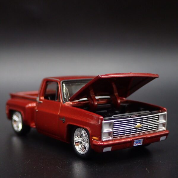 '83 Chevy Silverado Stepside (Premium: 2023 Release 1 Set B)
