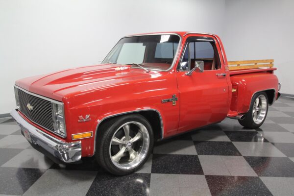 '83 Chevy Silverado Stepside (Premium: 2023 Release 1 Set B)