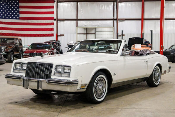 '83 Buick Riviera (Moving Parts Series - 2023)