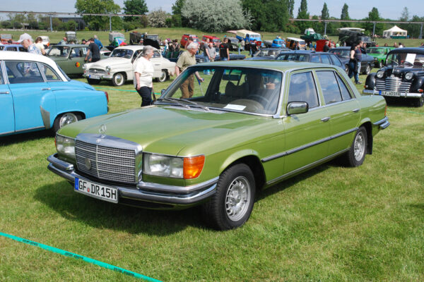 '80 Mercedes-Benz 450 SEL (Moving Parts Series - 2023)