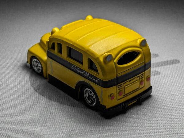 School Busted (HW Garage: Larry's Garage - 2010)