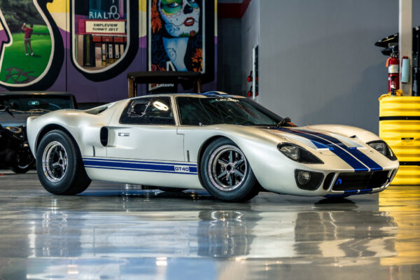 Ford GT40 MK1 (Pearl White - 2024)
