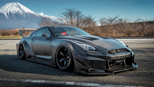 LB-Silhouette WORKS GT Nissan 35GT-RR (Full Dry Carbon - 2024)