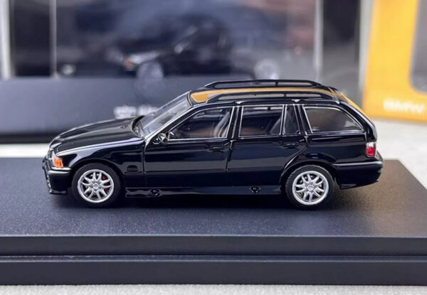BMW E36 Touring (Black - 2024)
