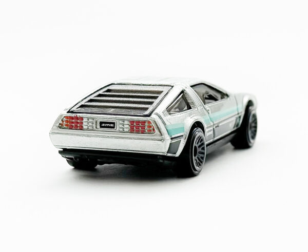 DMC DeLorean (HW Rolling Metal - 2024)