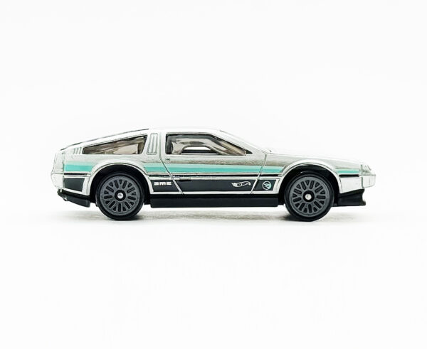 DMC DeLorean (HW Rolling Metal - 2024)