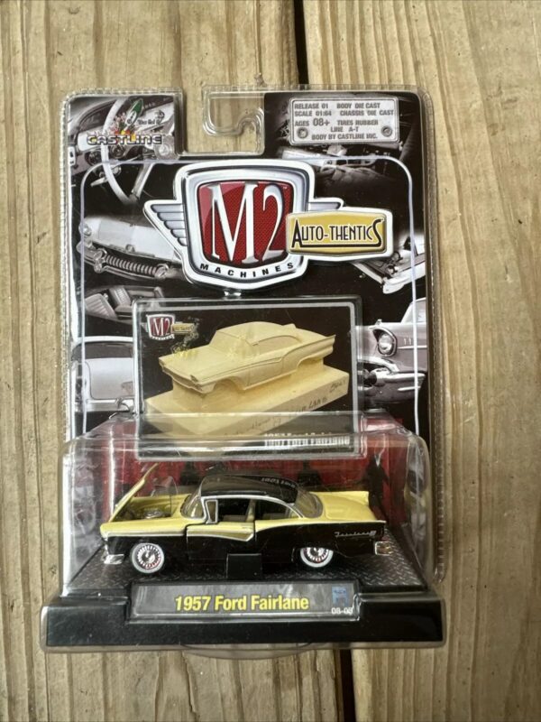 '57 Ford Fairlane (Auto-Thentics Release 1A - 2008)