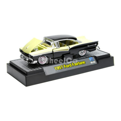 '57 Ford Fairlane (Auto-Thentics Release 1A - 2008)