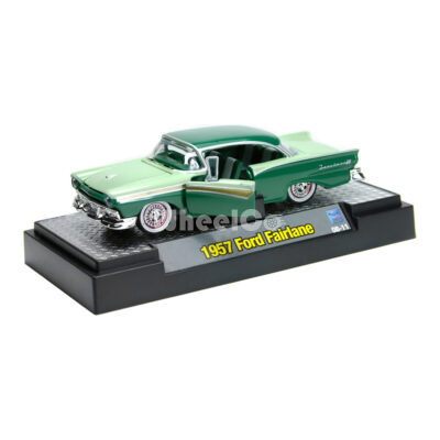 '57 Ford Fairlane (Auto-Thentics Release 1B - 2008)