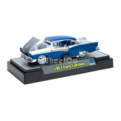 '57 Ford Fairlane (Auto-Thentics Release 2A - 2008)