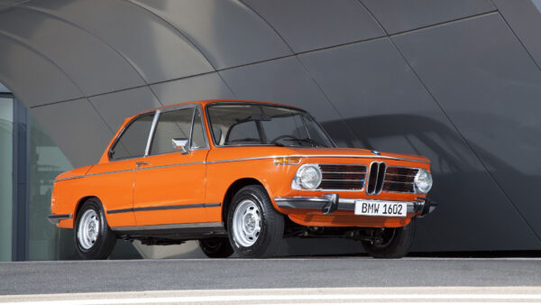 BMW 2002 (BMW Collection Series: Orange - 2024)