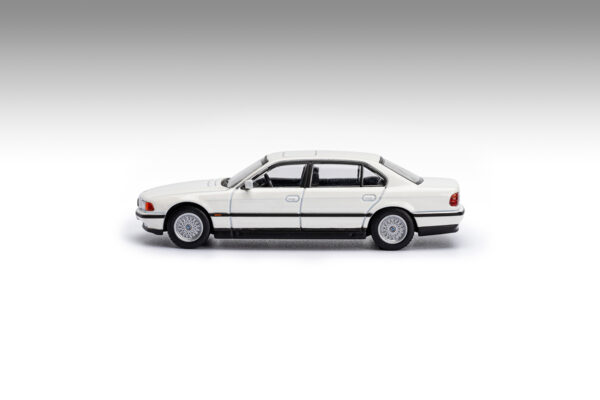 BMW 750iL (E38) (BMW Collection Series: White - 2024)