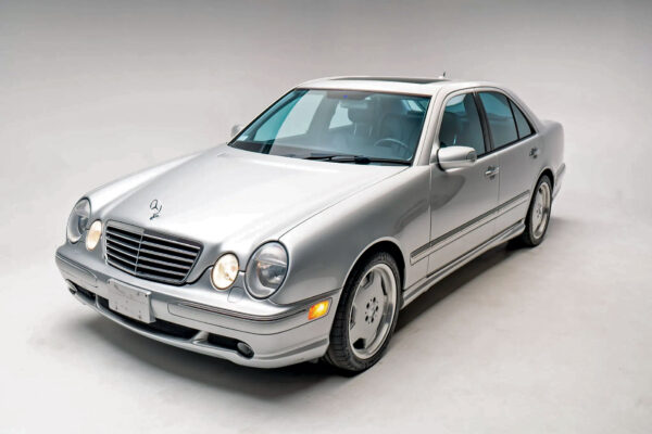 Mercedes-Benz E55 AMG (W210) (Silver - 2025)