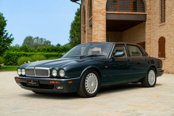 Jaguar XJ (X300) (Green - 2023)