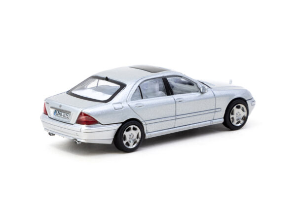 Mercedes-Benz S-Class (Global64: Brilliant Silver Metallic - 2024)