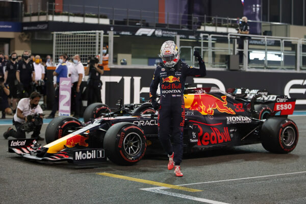 Red Bull RB16B (#33, Max Verstappen 2021 Abu Dhabi Grand Prix Winner - 2025)