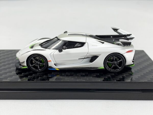 Koenigsegg Jesko (Pearl White - 2023)
