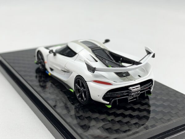 Koenigsegg Jesko (Pearl White - 2023)