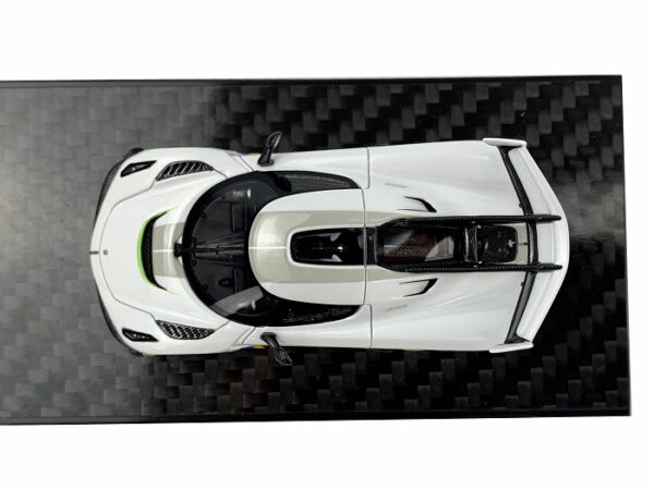 Koenigsegg Jesko (Pearl White - 2023)