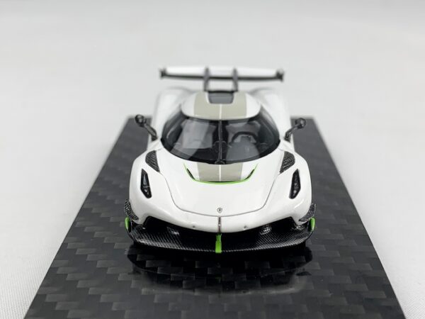 Koenigsegg Jesko (Pearl White - 2023)