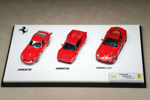 Ferrari 250 GTO / Ferrari 288 GTO / Ferrari 599 GTO (Rosso Corsa - 2025)