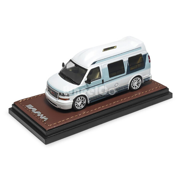 GMC Savana (White/Green - 2025)
