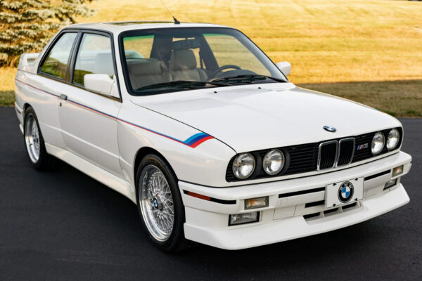 BMW M3 (E30) (White - 2025)