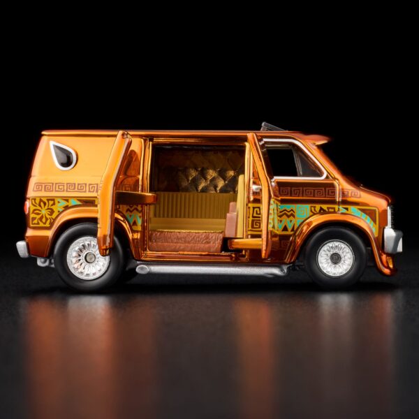 '70s Dodge Tradesman Van (Red Line Club - 2025)