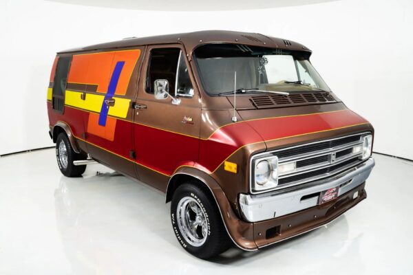 '70s Dodge Tradesman Van (Red Line Club - 2025)
