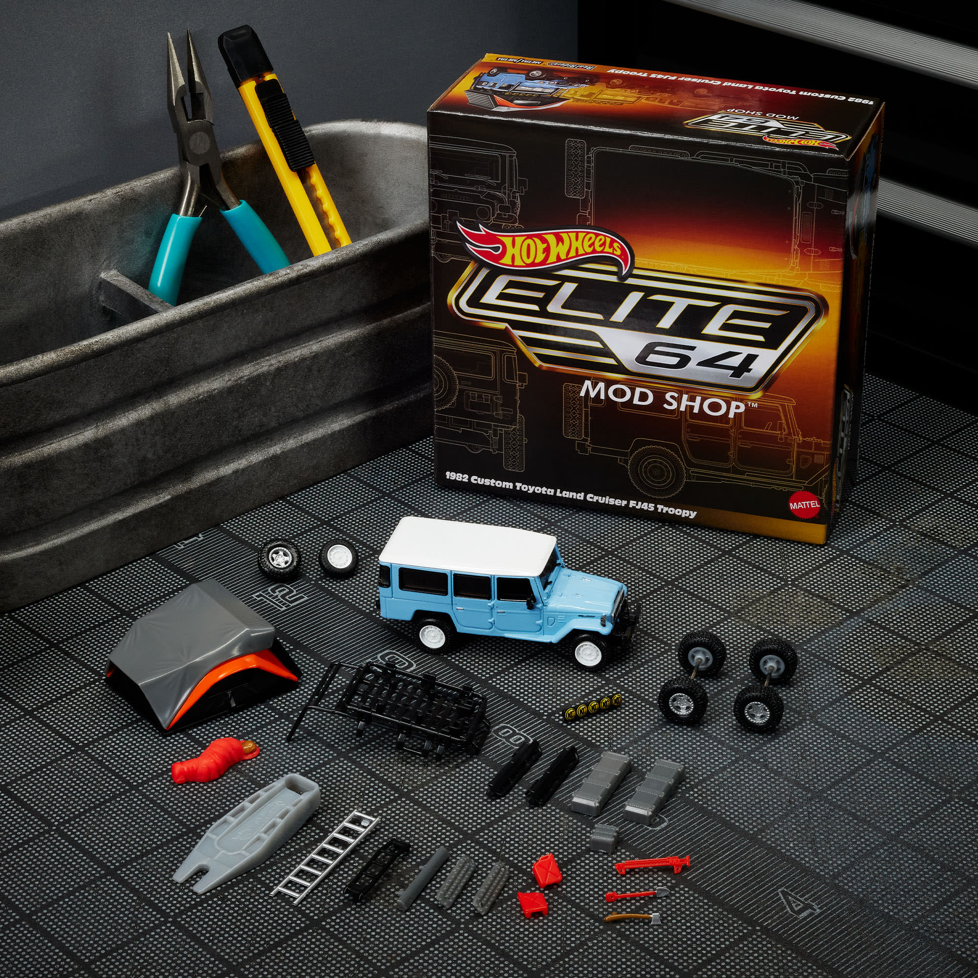 Попереднє замовлення на Hot Wheels Elite 64 Mod Shop 1982 Custom Toyota Land Cruiser FJ45 Troopy - фото 1 Попереднє замовлення на Hot Wheels Elite 64 Mod Shop 1982 Custom Toyota Land Cruiser FJ45 Troopy - фото 1
