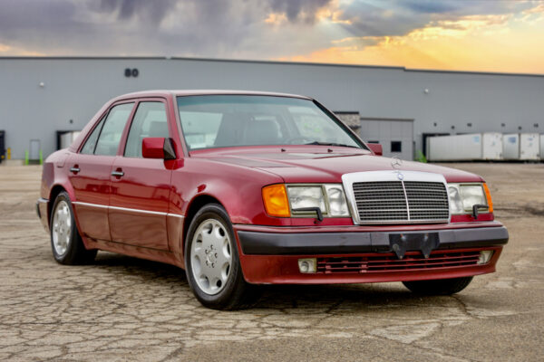 Mercedes-Benz 500 E (Factory Fresh - 2022)