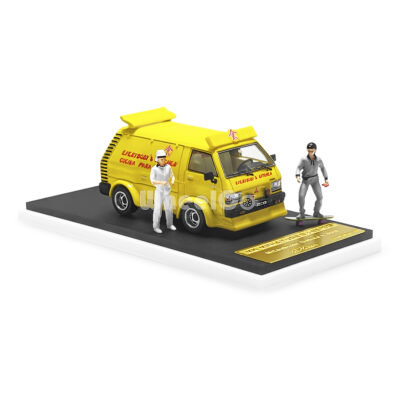 Mitsubishi Delica L300 w/ Figurines (Jackie Chan’s Wheels on Meals Film Special Version, APAxpo Exclusive - 2025)