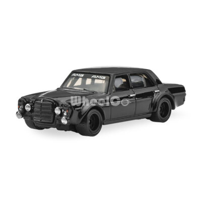 Mercedes-Benz 300 SEL 6.8 AMG (Car Culture 2026 - Thrill Climbers)