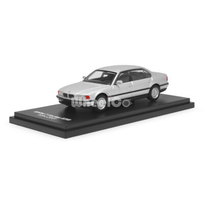 BMW 7 Series (E38) (BMW Collection Series: BMW 7 Series (Titanium Silver) - 2026)