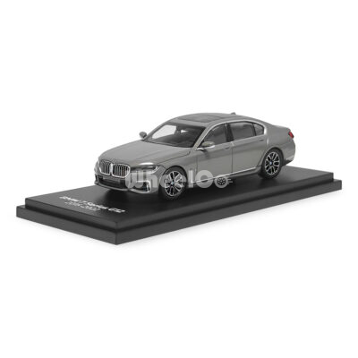 BMW 7 Series (G12) (BMW Collection Series: BMW 7 Series (Bernina Grey) - 2026)